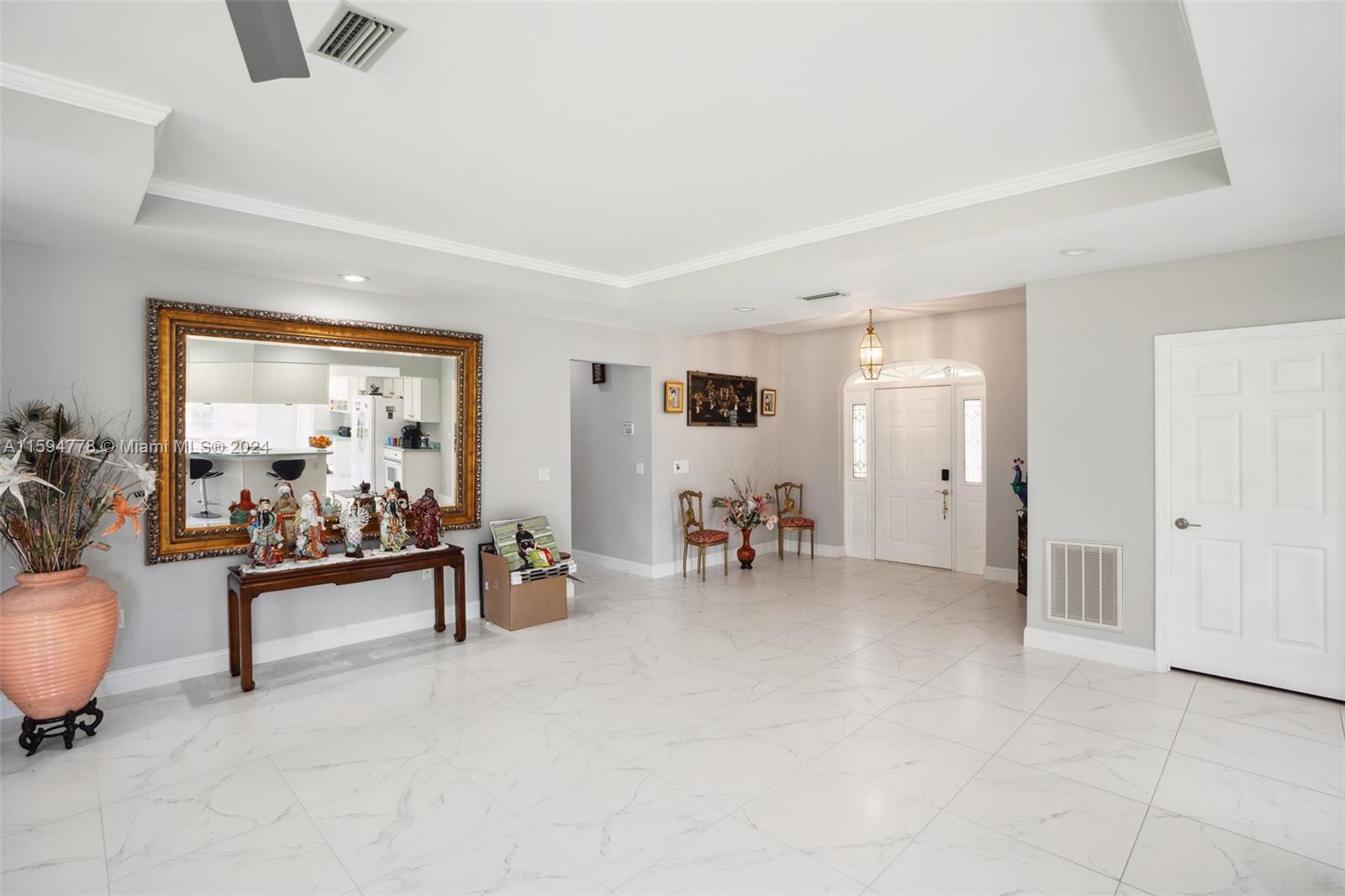 ARROWHEAD LAKE - Residential