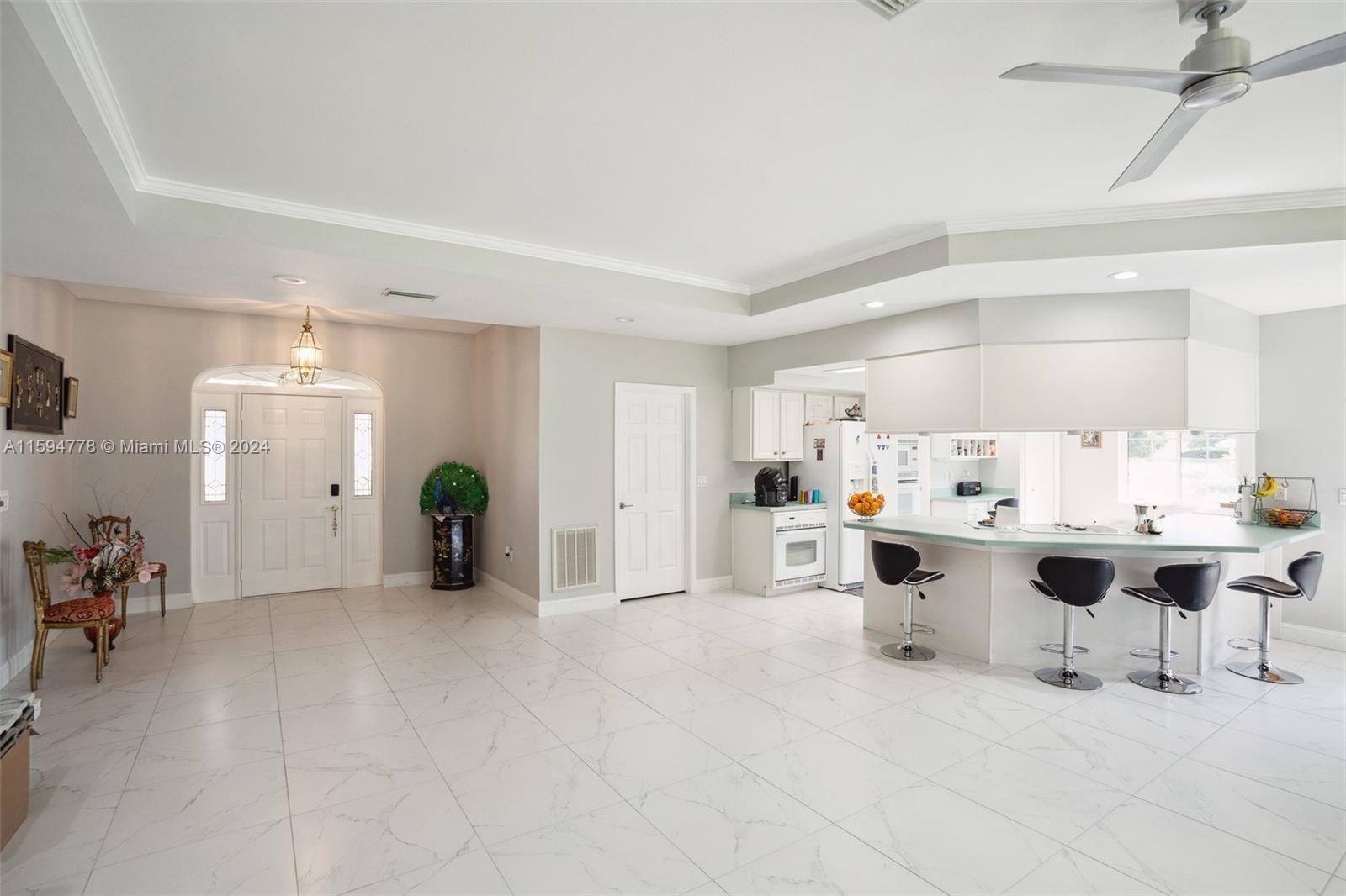 ARROWHEAD LAKE - Residential