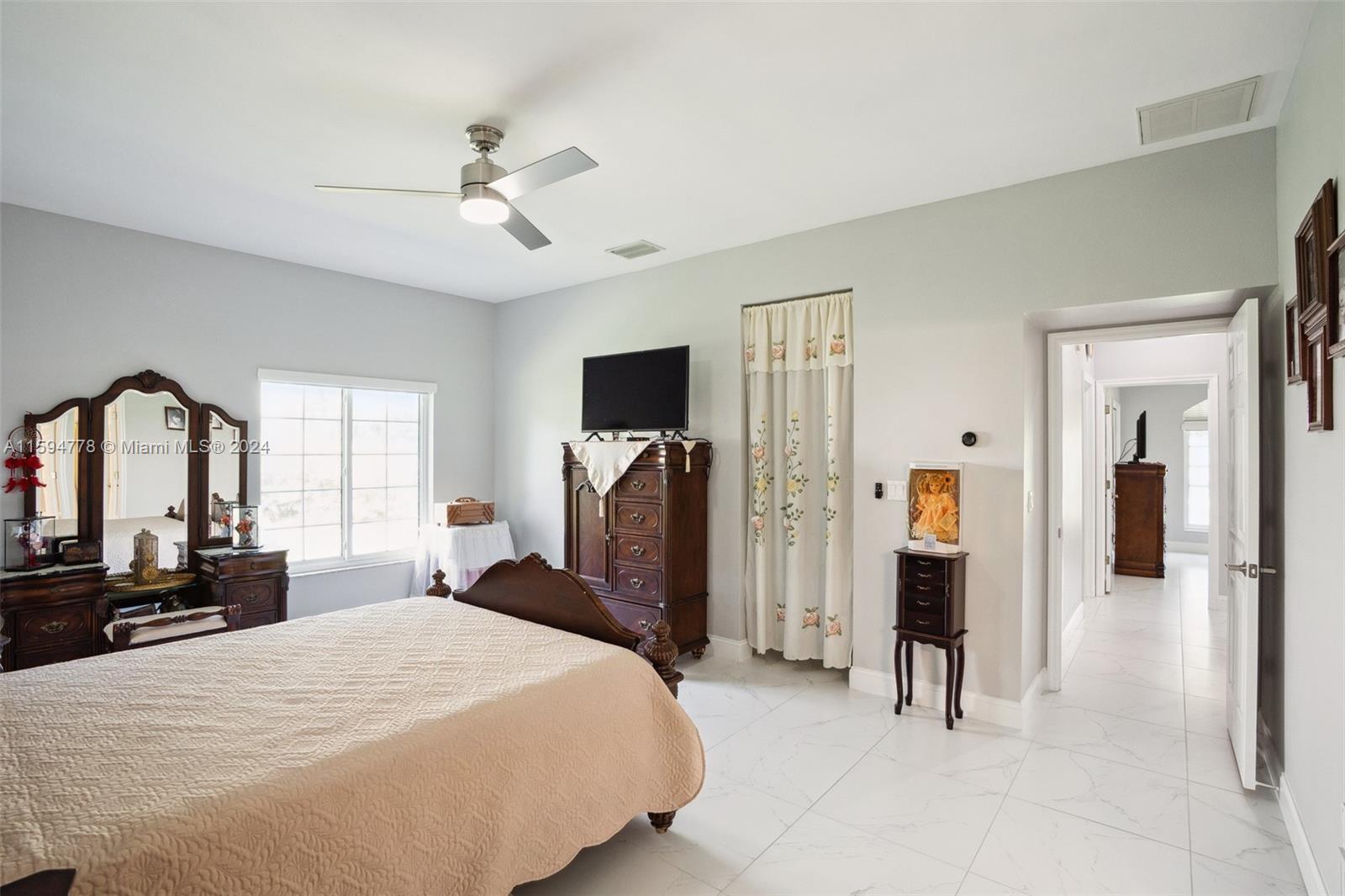 ARROWHEAD LAKE - Residential