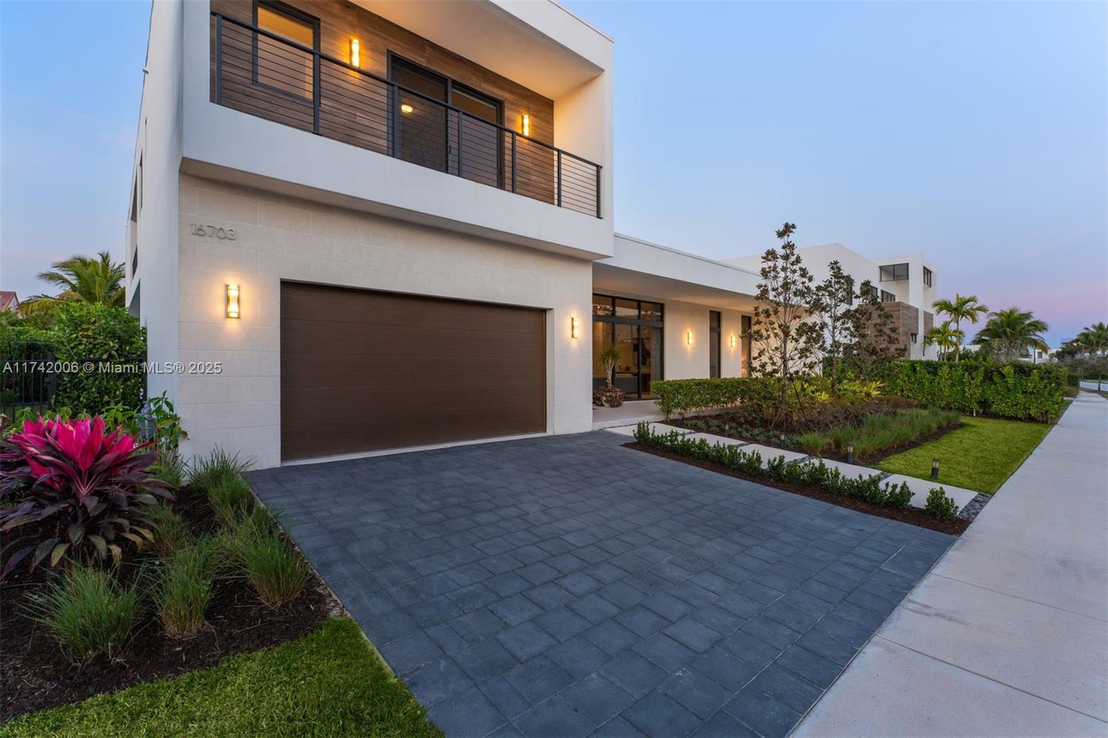 16703 Botaniko Dr S