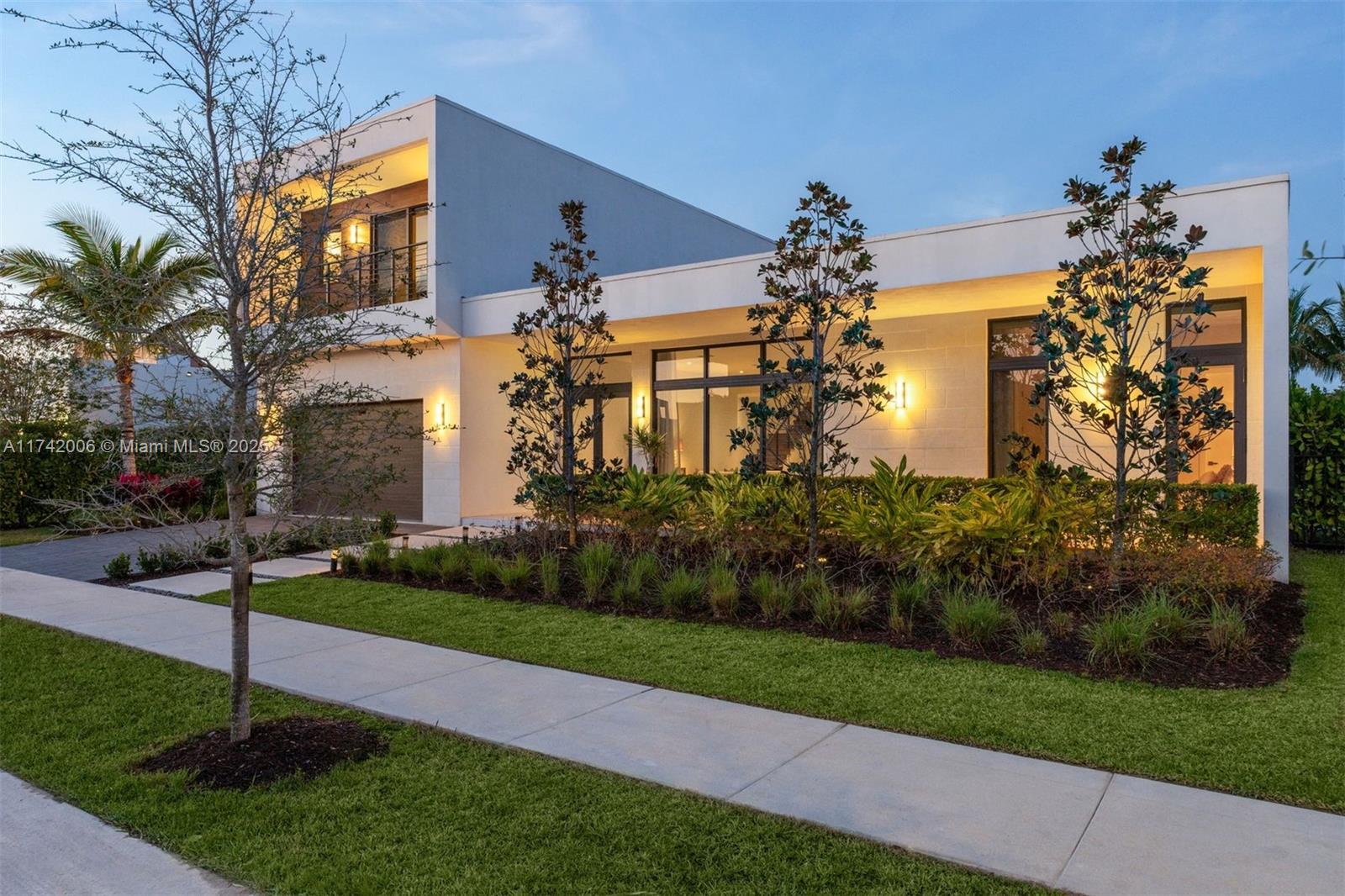 16703 Botaniko Dr S
