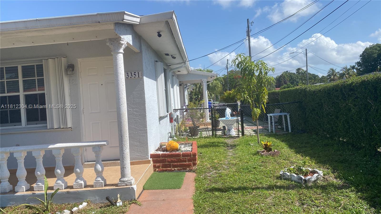 3351 SW 28th St