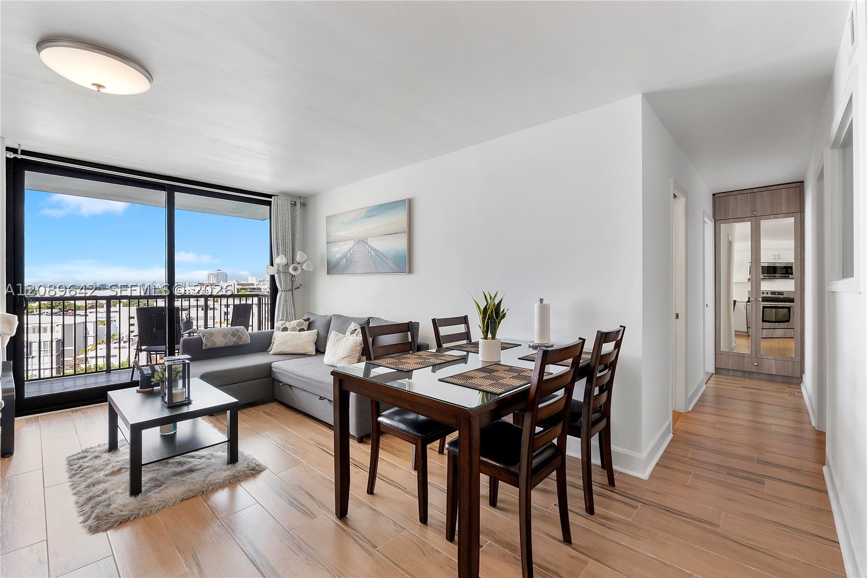 1800 Collins Ave 11B