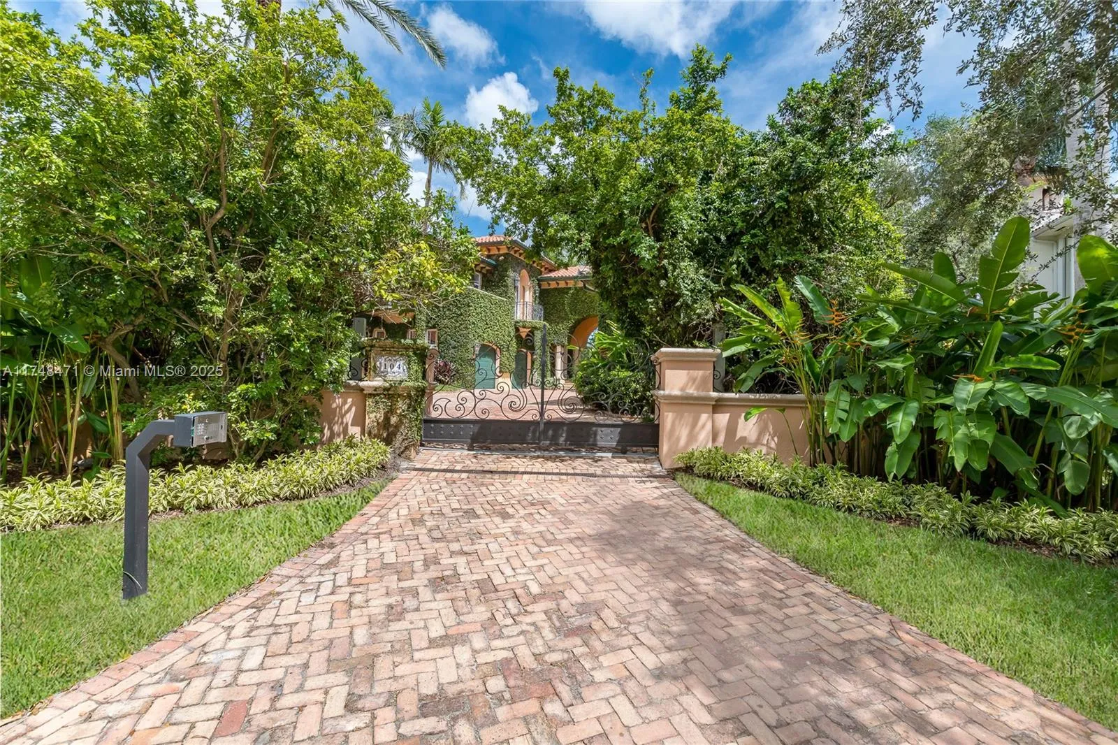 Coral Gables, Florida 33143, United States, 7 Bedrooms Bedrooms, ,7 BathroomsBathrooms,Residential,Active,1598
