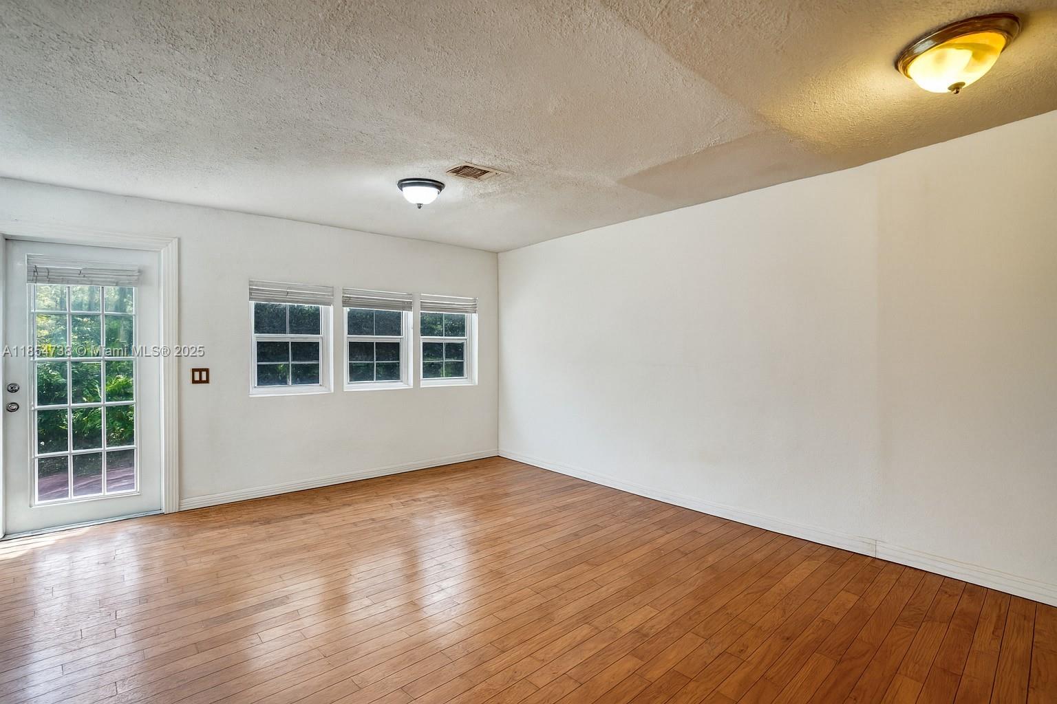 48 SW 14th St