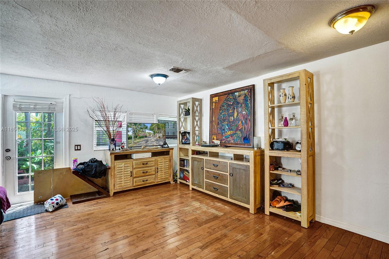 48 SW 14th St
