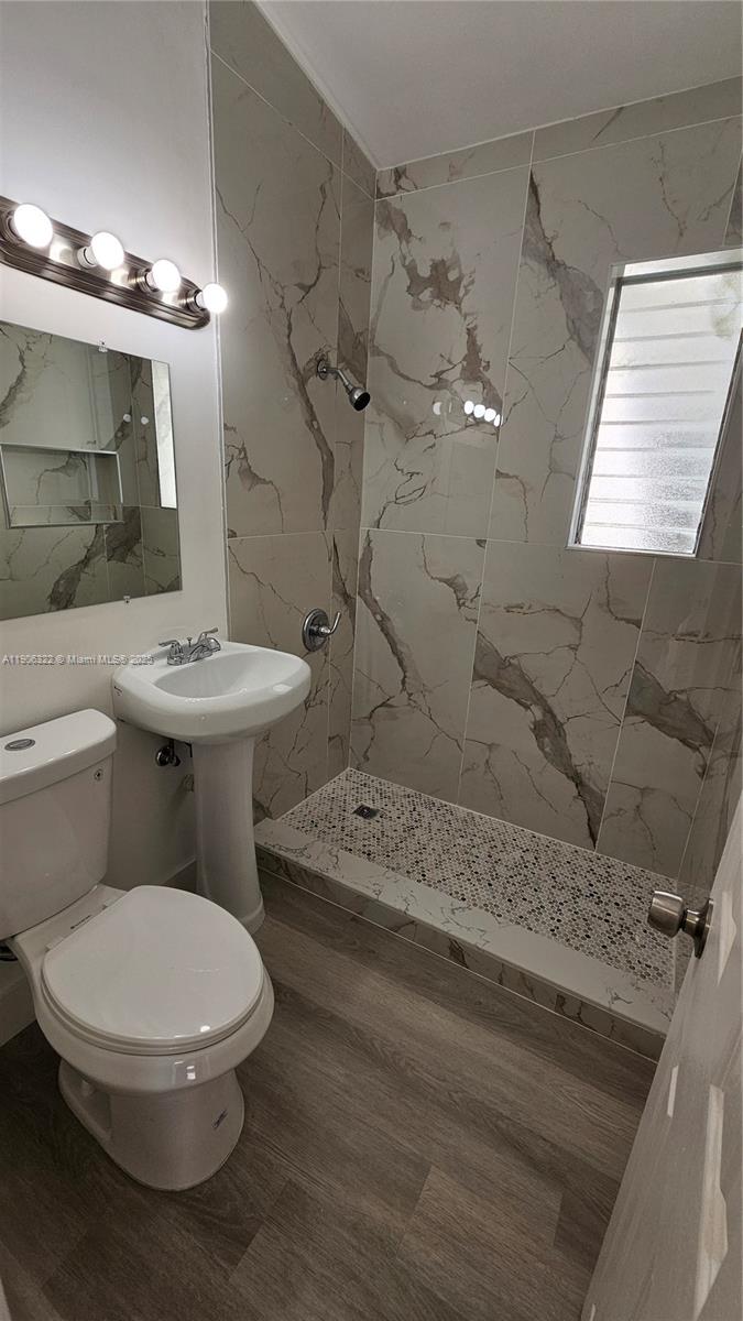 LAKE FOREST SEC ONE - Residential