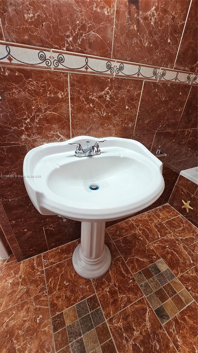 LAKE FOREST SEC ONE - Residential