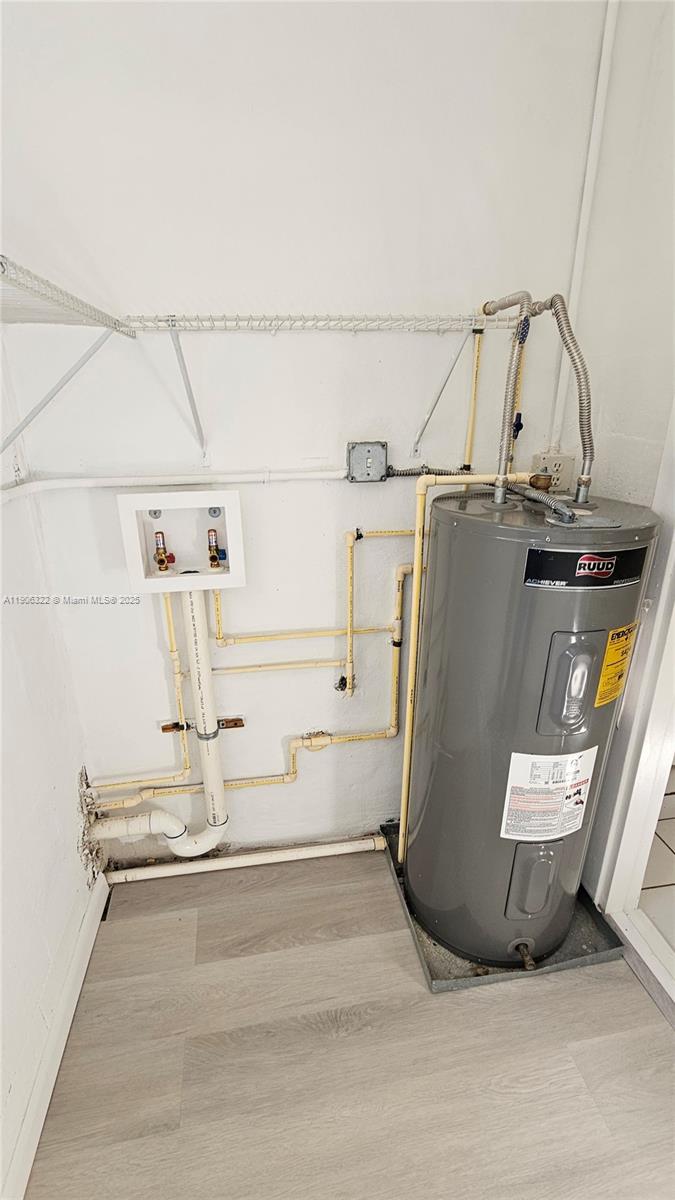 LAKE FOREST SEC ONE - Residential