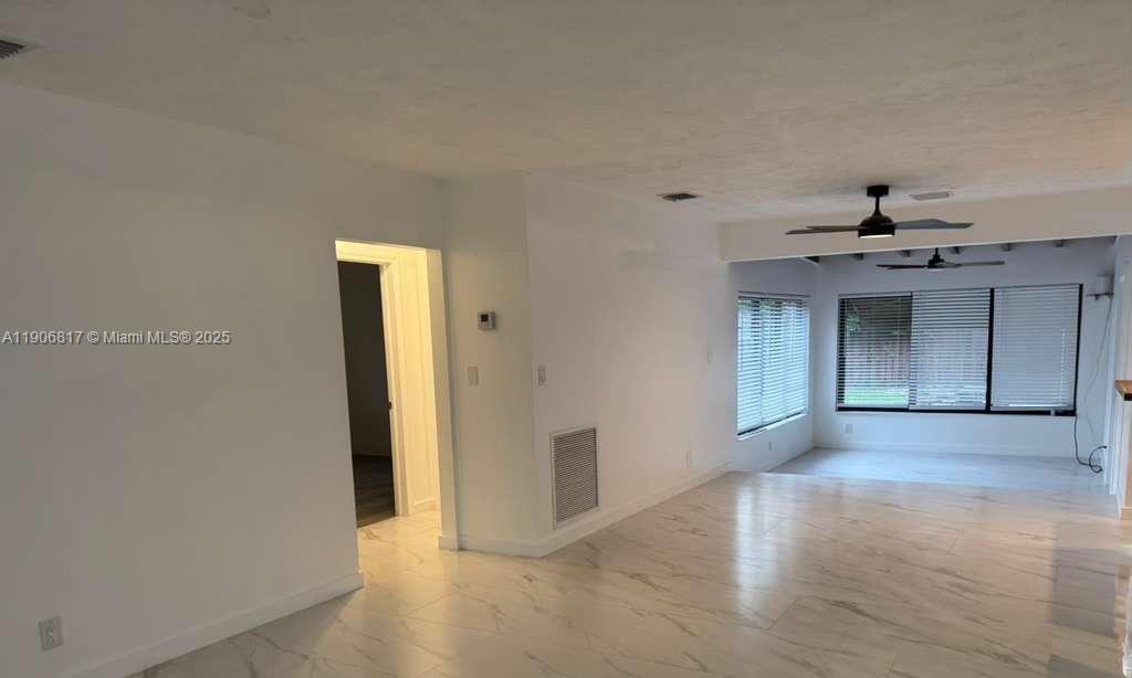 BOULEVARD MANORS - Residential Lease