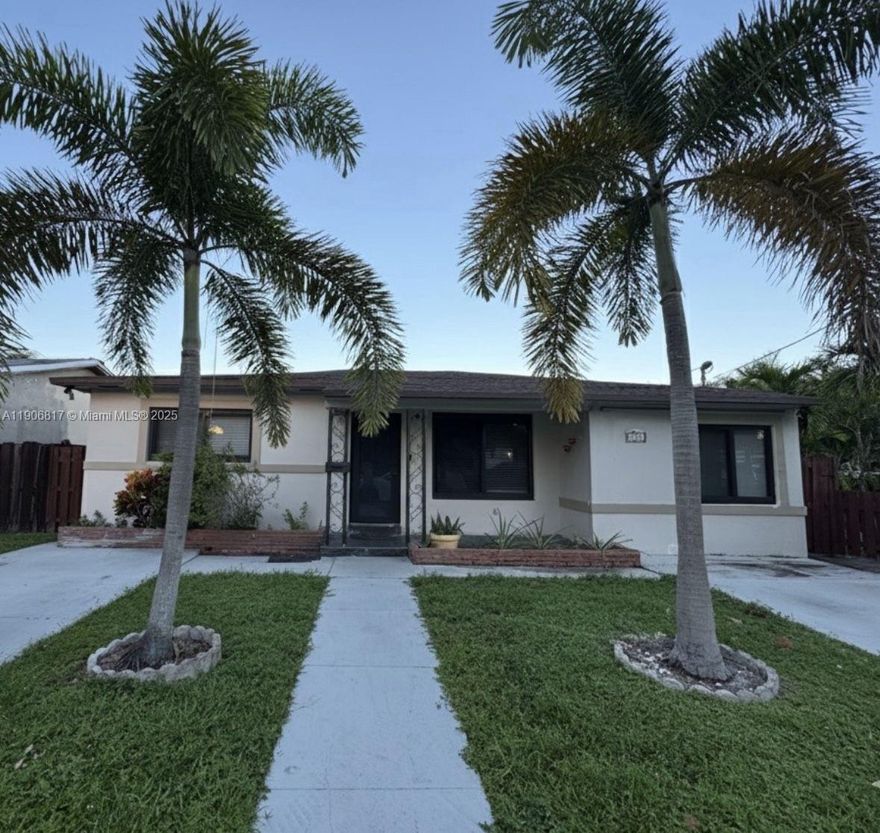AMAZING RECENTLY REMODELED SINGLE FAMILY WITH NEW KITCHEN AND IMPACT GLASSES TO THE ENTIRE UNIT. HUGE PATIO TO RELAX AFTER A LONG DAY  . WASHER AND DRYER AT THE UNIT. LARGE LIVINGROOM THAT YOU CAN USE AS A FLORIDA ROOM THAT CAN BE CLOSED AND USED AS A THIRD ROOM OR OFFICE. (TENANT MUST PAY A MONTLY FEE ADDITIONAL TO THE RENT TO INCLUDE ALL THE UTILITIES SUCH AS ELECTRICITY - WATER , TRASH , WIFI AND GRASS MAINTENANCE) ASK LISTING AGENT