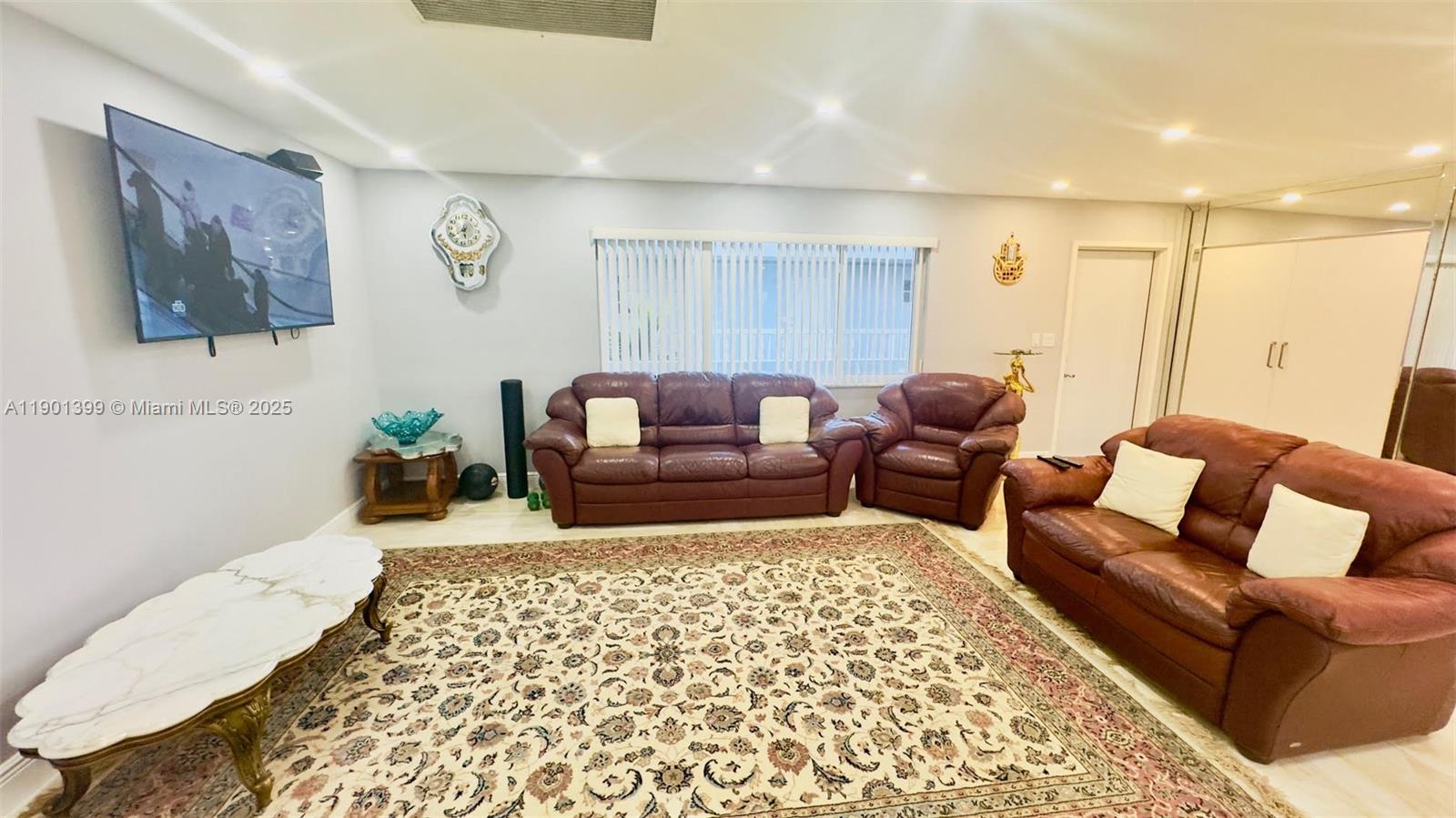 SECOND GULFSTREAM GARDEN - Residential Lease