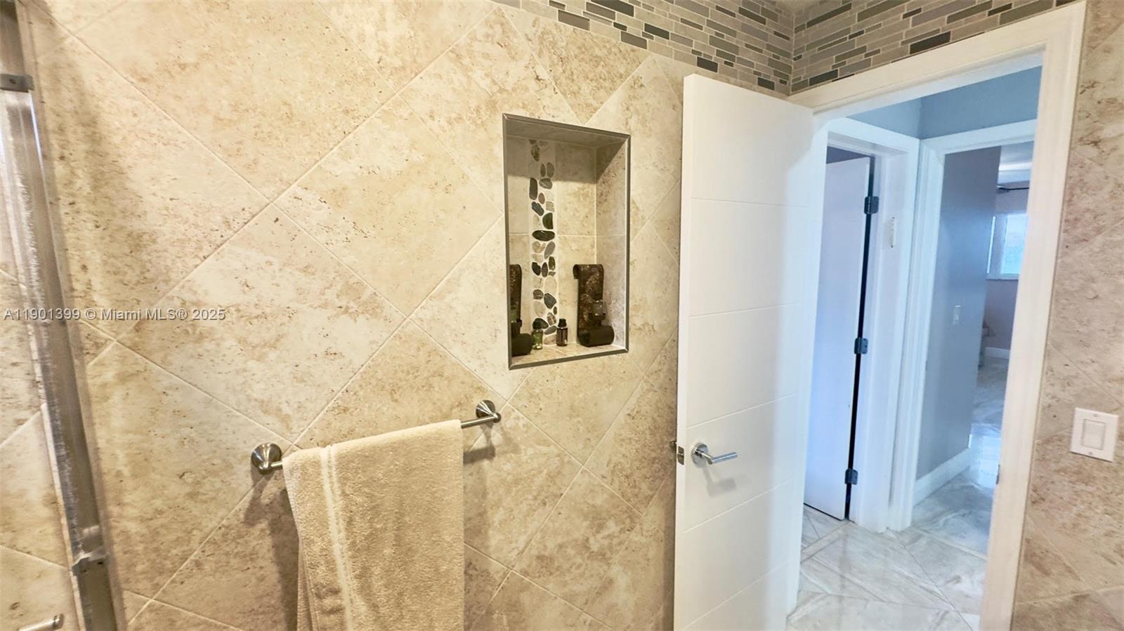 SECOND GULFSTREAM GARDEN - Residential Lease