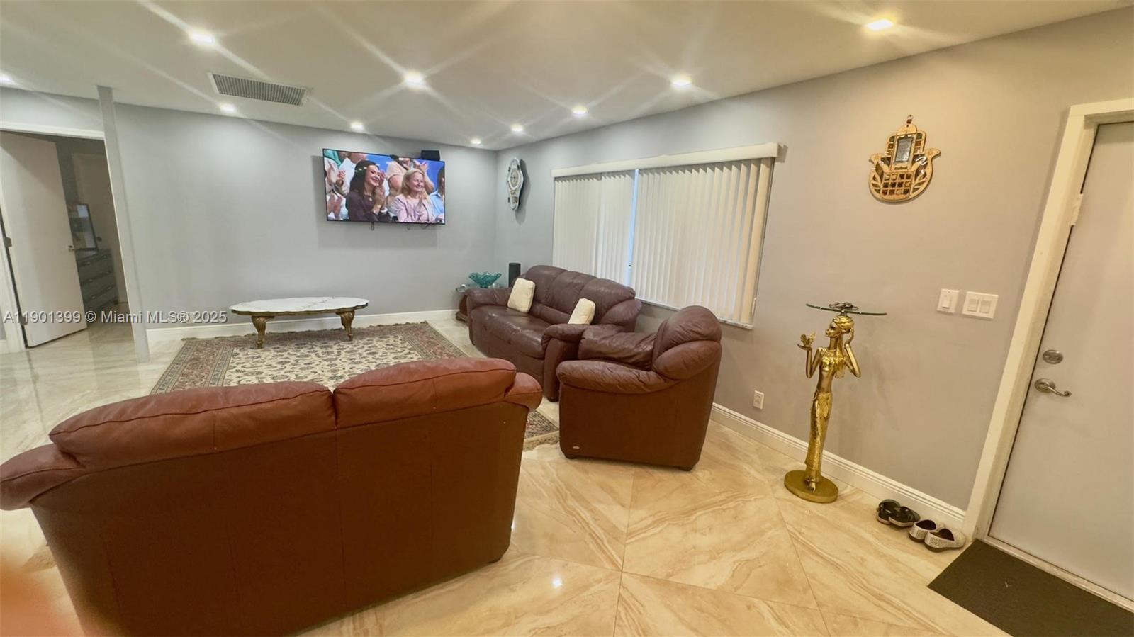 SECOND GULFSTREAM GARDEN - Residential Lease