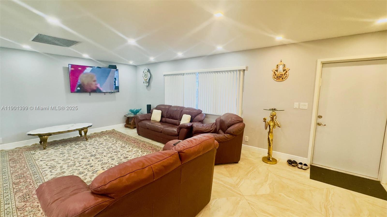 SECOND GULFSTREAM GARDEN - Residential Lease