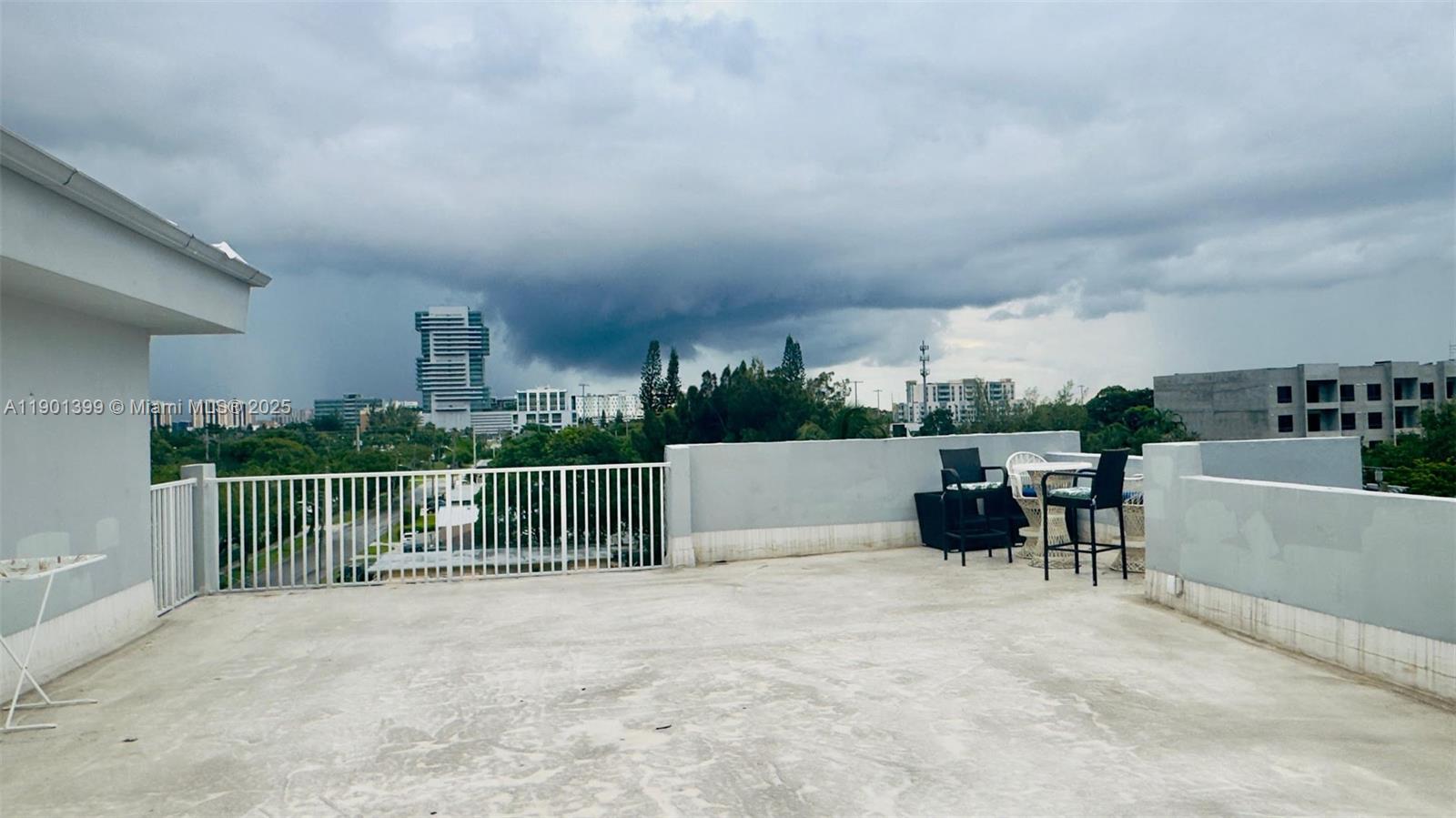 SECOND GULFSTREAM GARDEN - Residential Lease