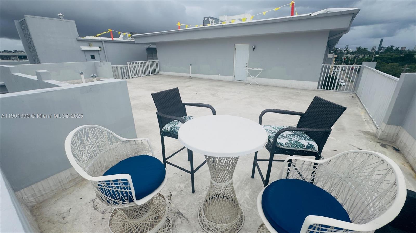 SECOND GULFSTREAM GARDEN - Residential Lease