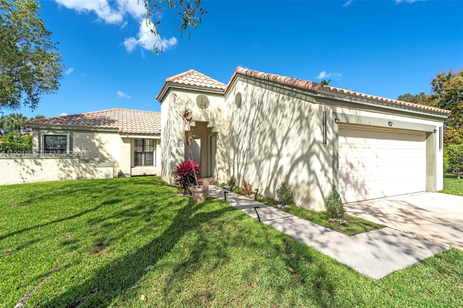 COQUINA LAKES - Residential