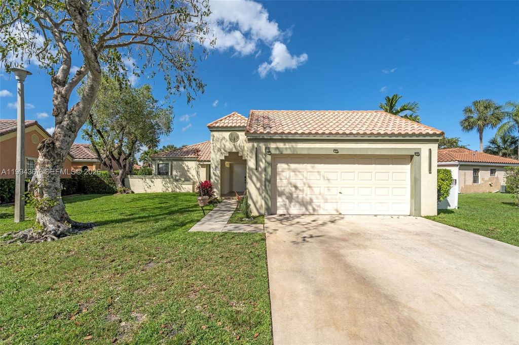 Photo of 4787 NW 1st Dr, Deerfield Beach, FL 33442 (MLS # A11994367)