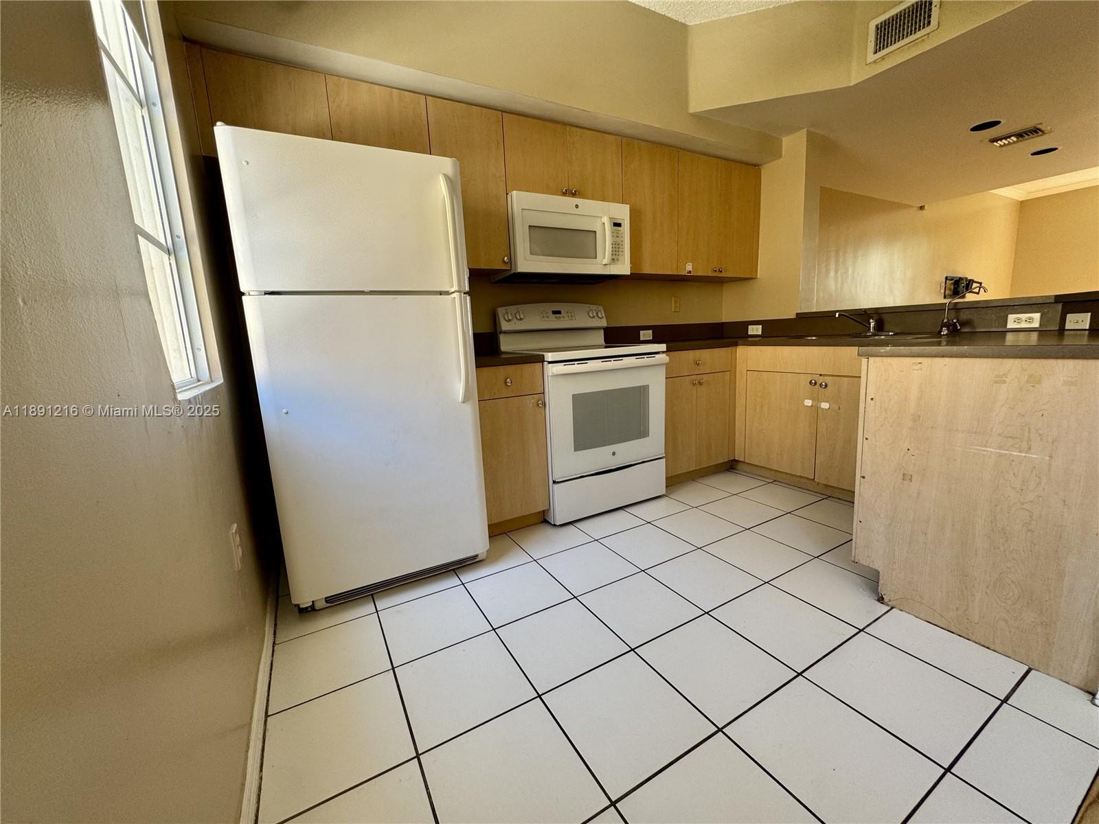 AVENTI AT AVENTURA CONDO - Residential Lease