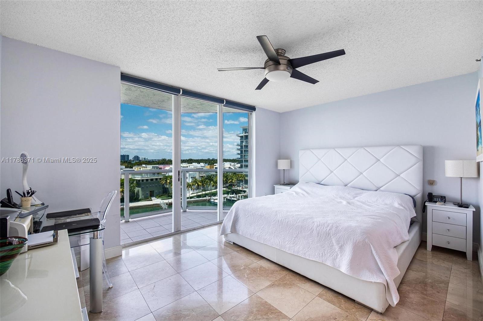 5900 Collins Ave 805