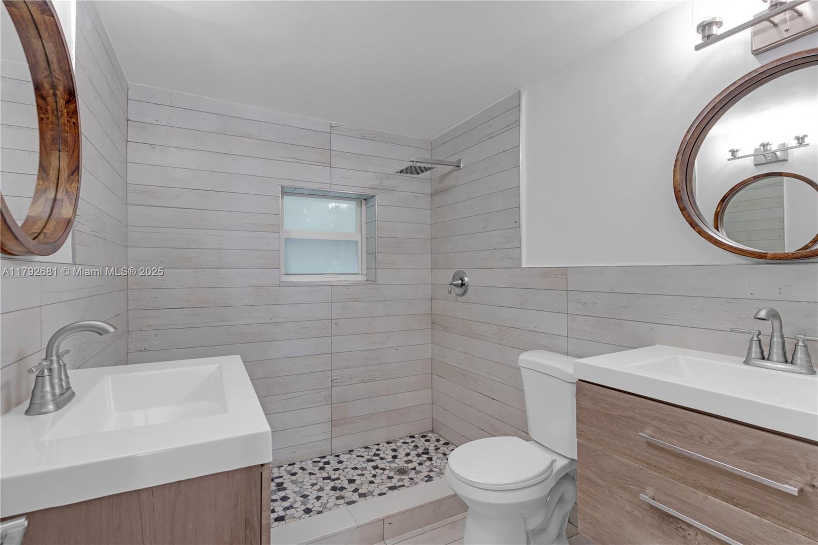 HOLIDAY HOMESITES - Residential