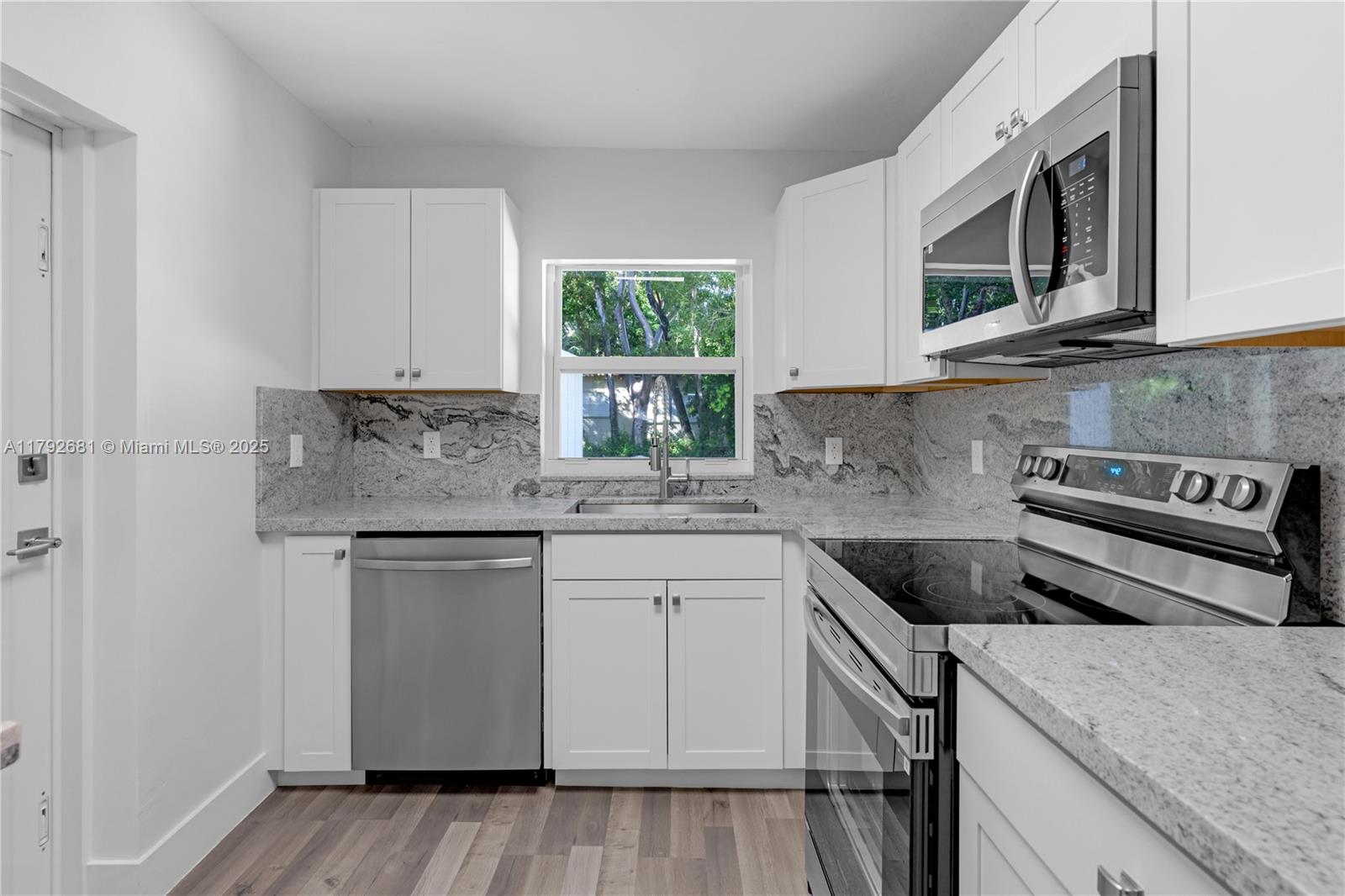119 Poinciana Dr
