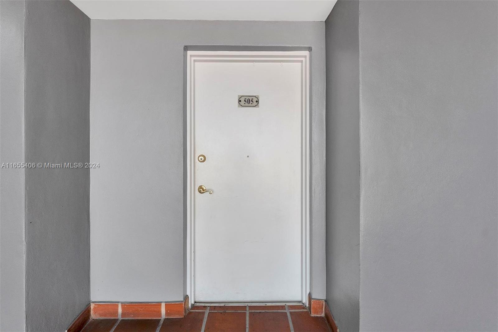 CASA GRANDE I TOWERS COND - Residential