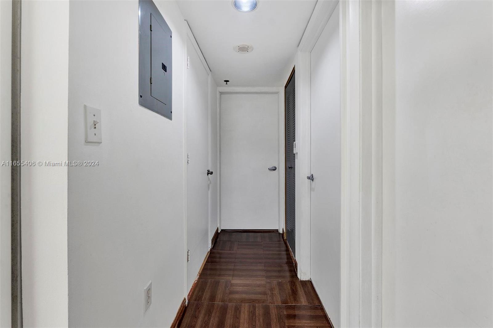 CASA GRANDE I TOWERS COND - Residential