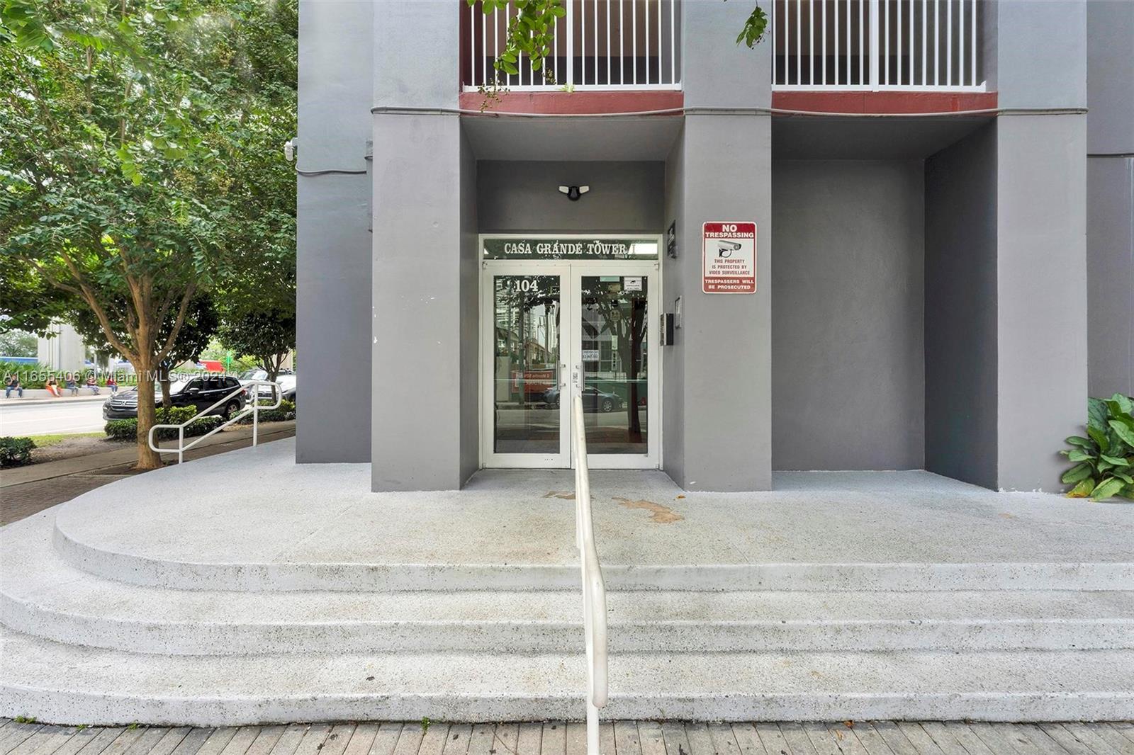 CASA GRANDE I TOWERS COND - Residential