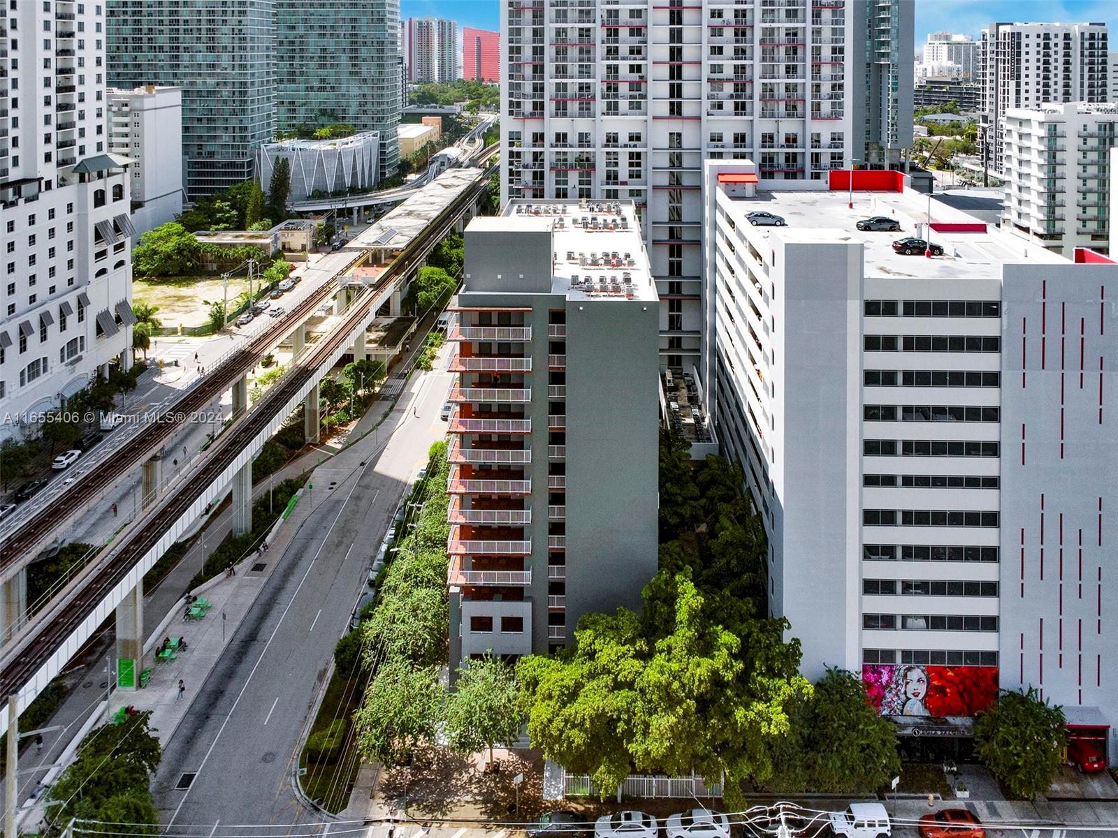 CASA GRANDE I TOWERS COND - Residential