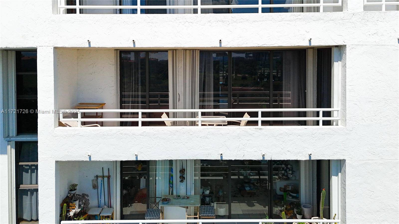 DELVISTA TOWERS CONDO - Residential