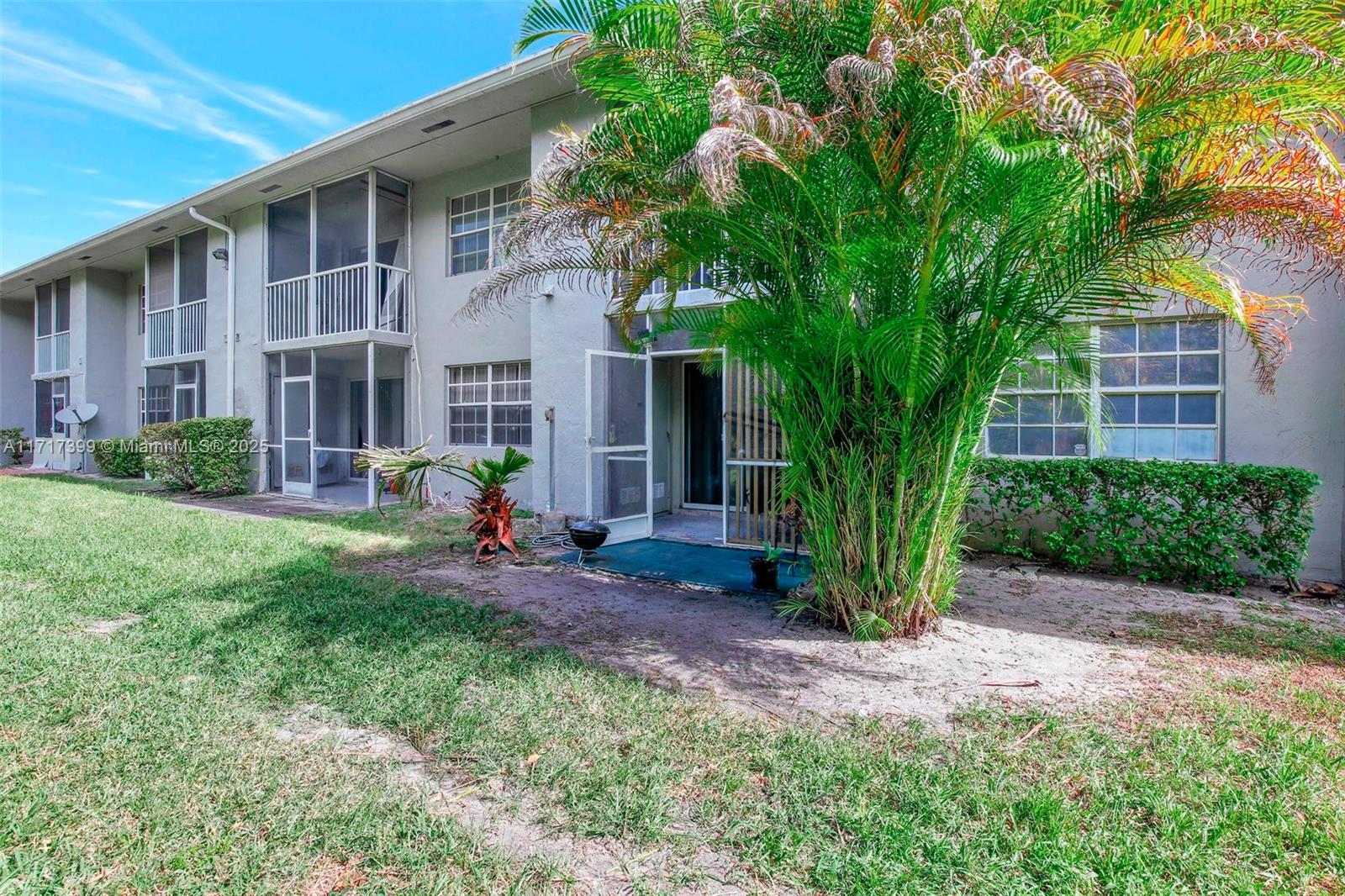 MONTEREY VILLAGE-TWO COND - Residential