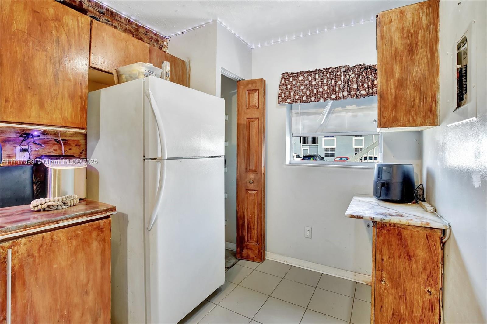 MONTEREY VILLAGE-TWO COND - Residential