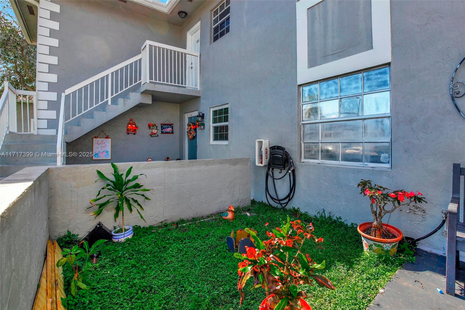 MONTEREY VILLAGE-TWO COND - Residential
