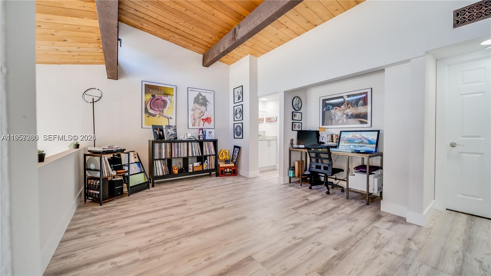 SUNSET PARK LAKE VILLAS S - Residential