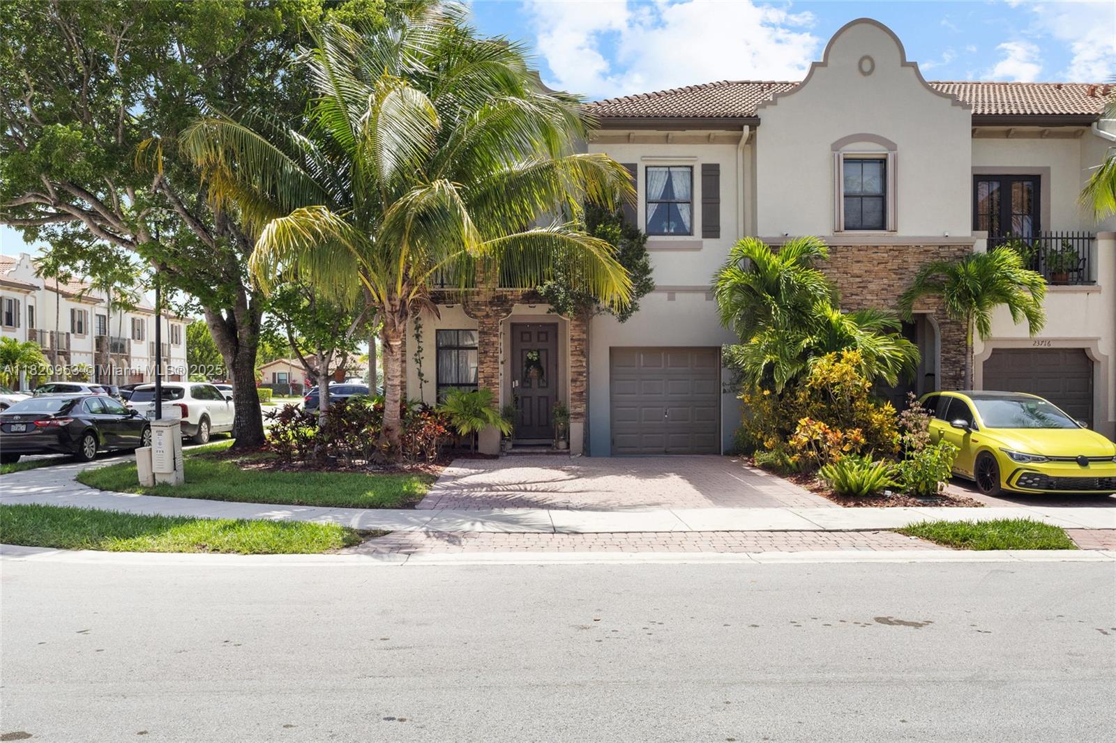 Property for Sale at 23720 Sw 114th Pl, Homestead, Miami-Dade County, Florida - Bedrooms: 3 
Bathrooms: 3  - $455,000