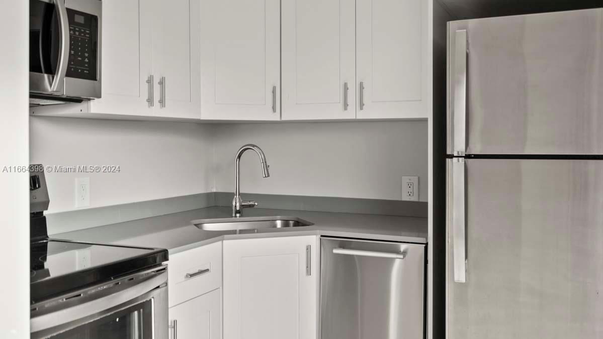 Shields Re is proud to present to you a first of its kind in miami - NO FEE Apartment Rentals. The only "fee" required is an application fee. There are no Brokers Fees!
Welcome to Waterside Apartments, newly remodeled and located just steps from the waterfront in the vibrant Upper East Side of Miami. Each unit boasts sleek, modern finishes, including stainless steel appliances, quartz countertops, and contemporary flooring. Enjoy the convenience of a prime location near local shops, dining, and entertainment, while being only minutes away from Miami Beach. Experience luxurious living in a serene waterside setting!