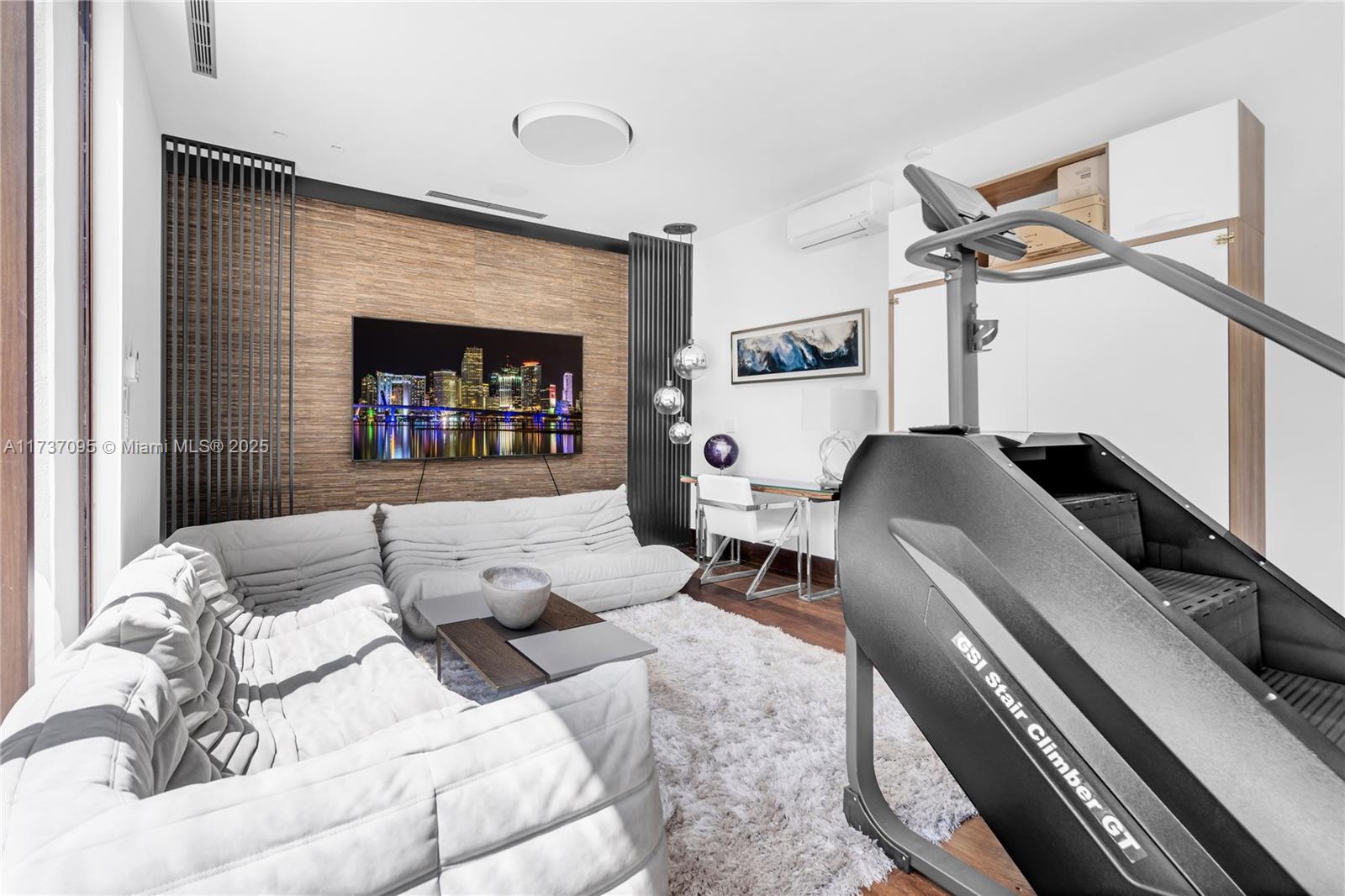 FLAMINGO TERRACE SUB - Residential