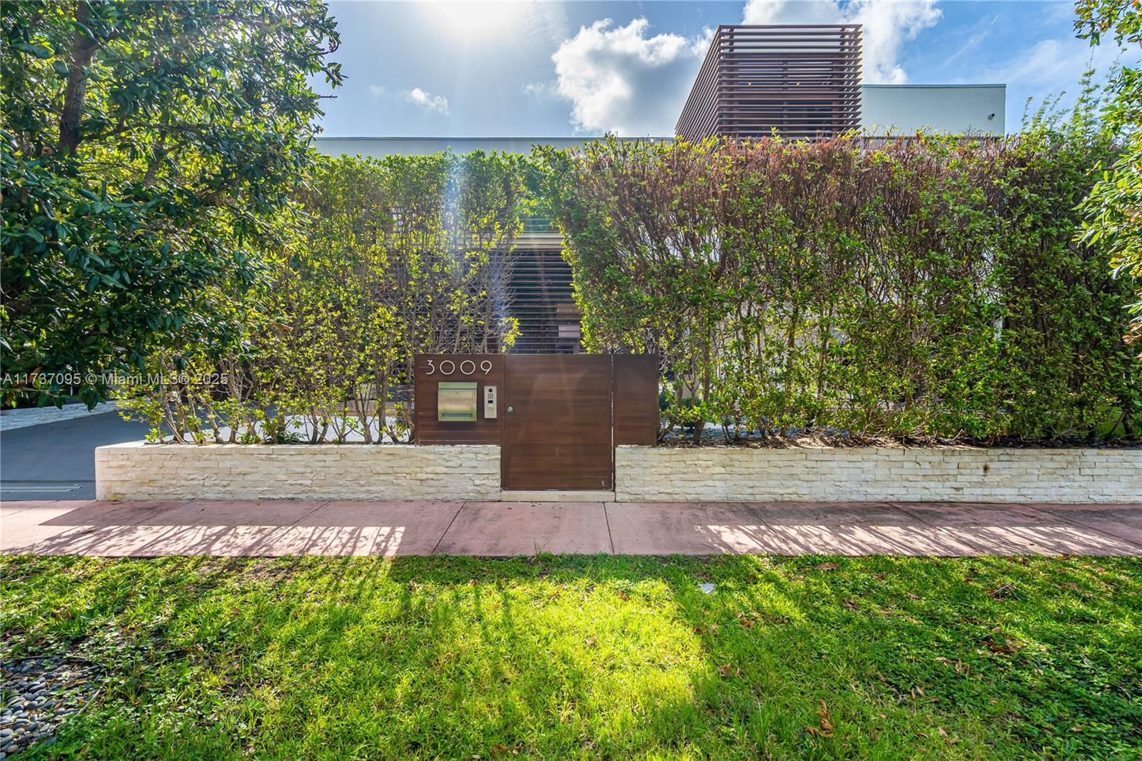 FLAMINGO TERRACE SUB - Residential