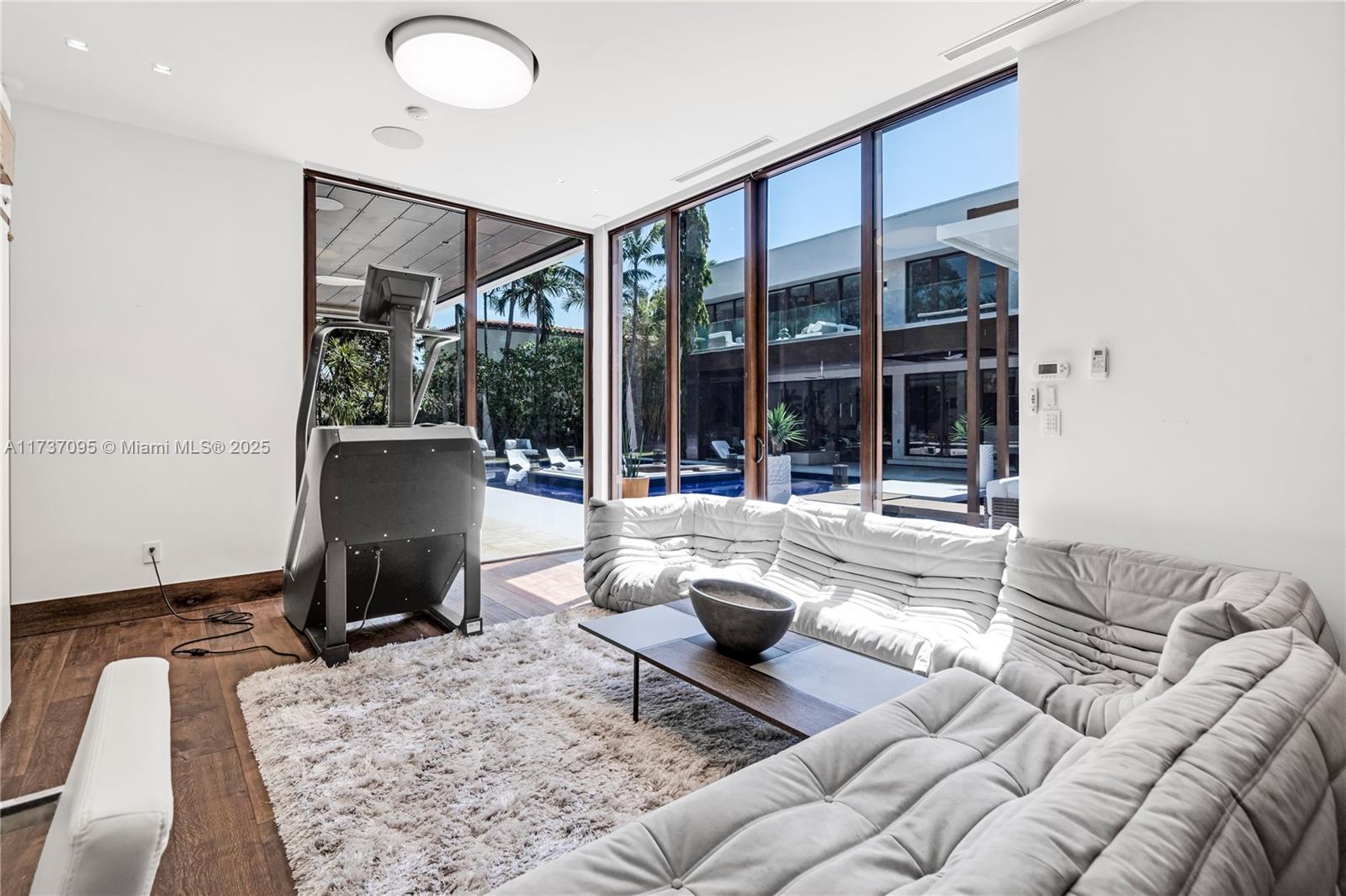 FLAMINGO TERRACE SUB - Residential