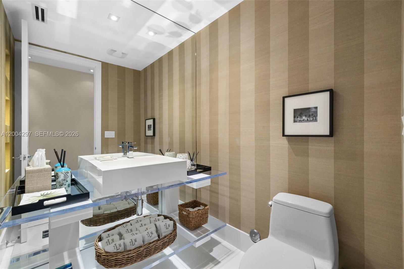 CONTINUUM ON SOUTH BEACH - Residential Lease