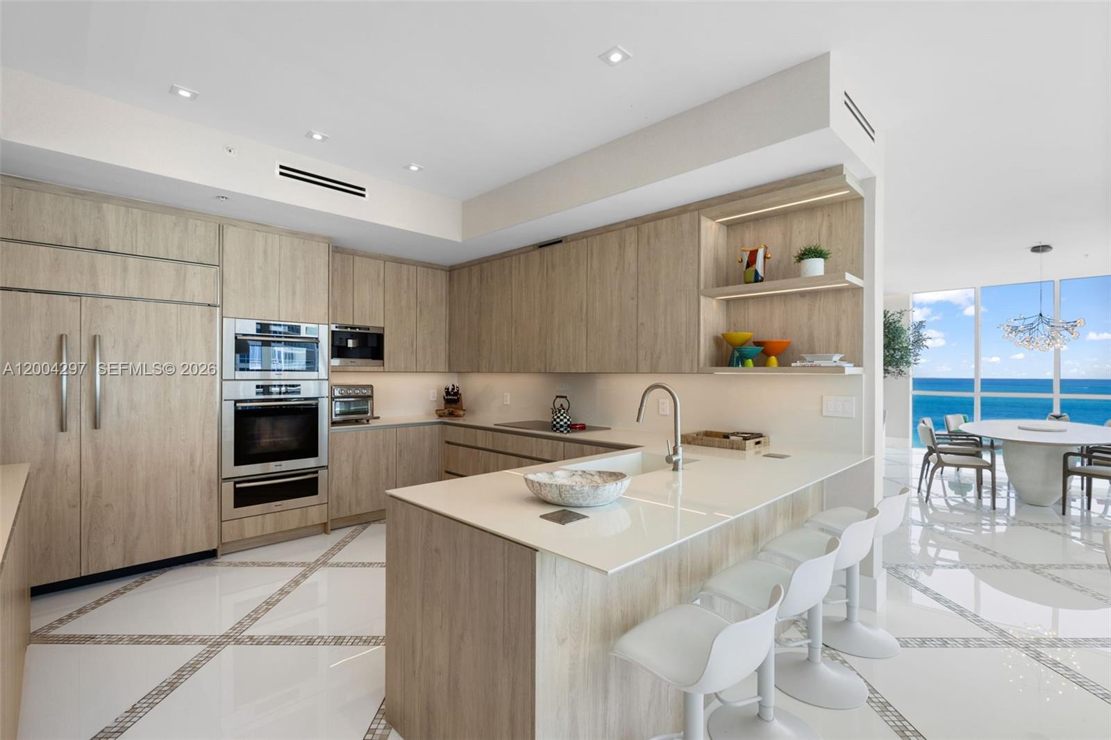 CONTINUUM ON SOUTH BEACH - Residential Lease