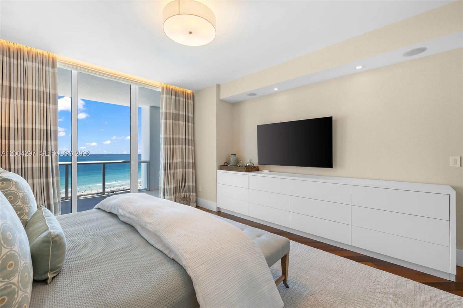 CONTINUUM ON SOUTH BEACH - Residential Lease