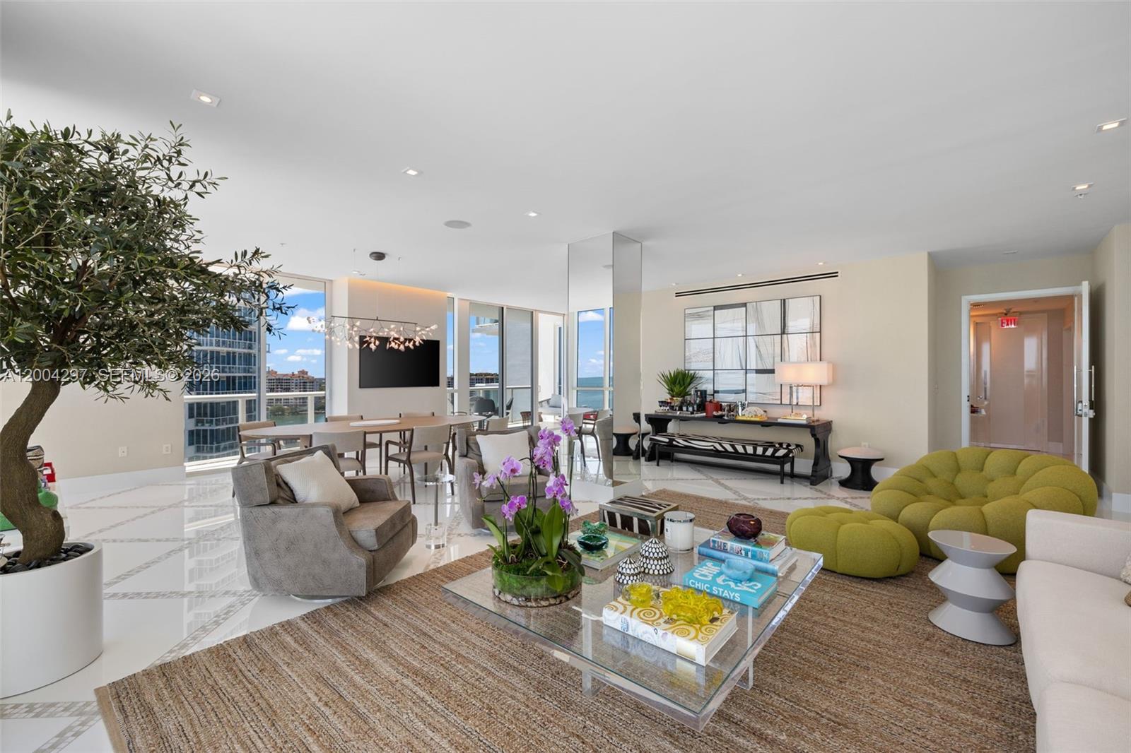 50 S Pointe Dr 1502/03