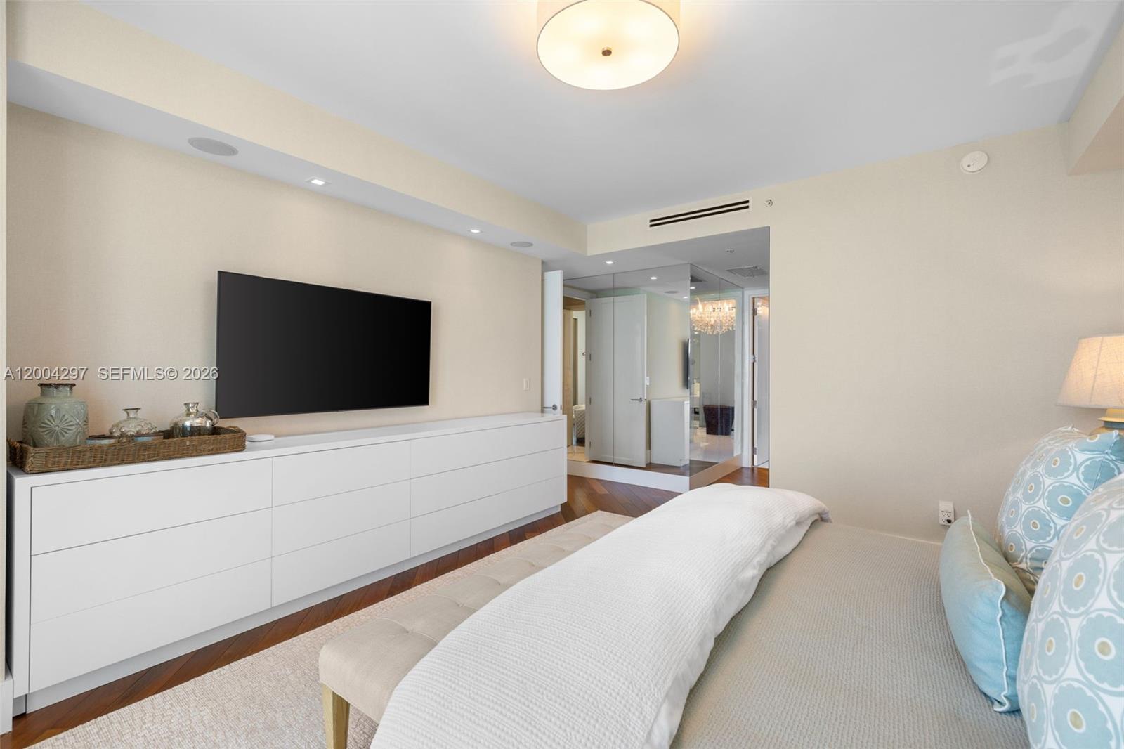 CONTINUUM ON SOUTH BEACH - Residential Lease