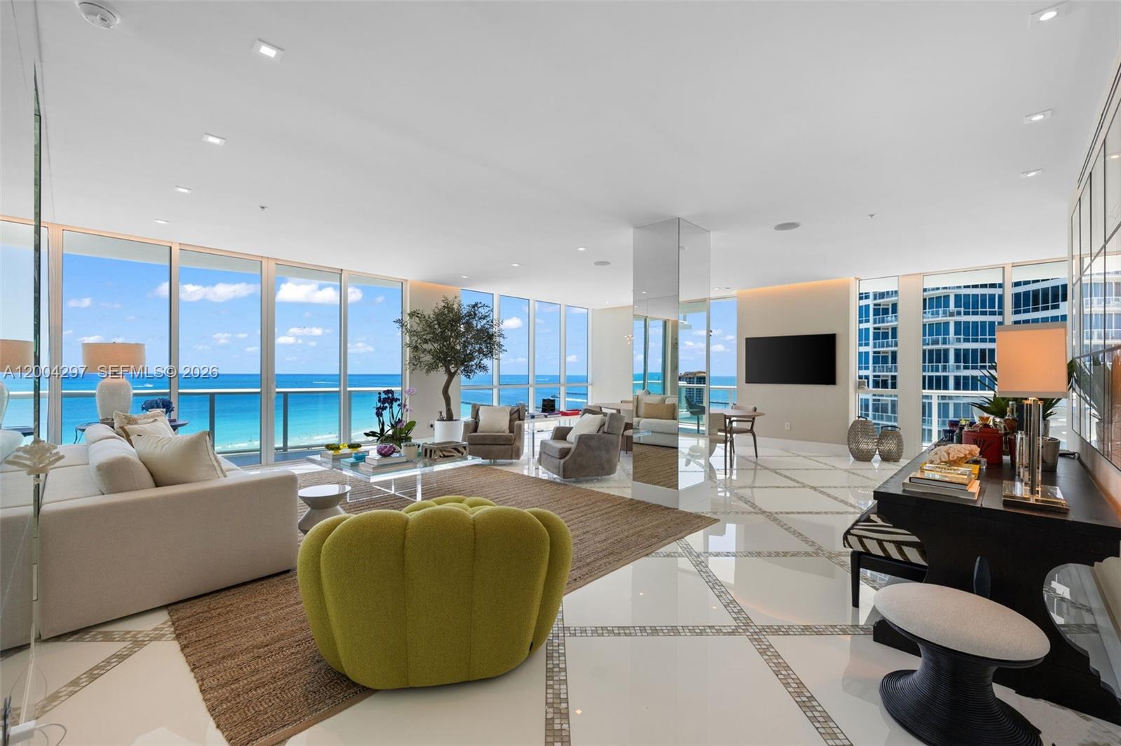 50 S Pointe Dr 1502/03