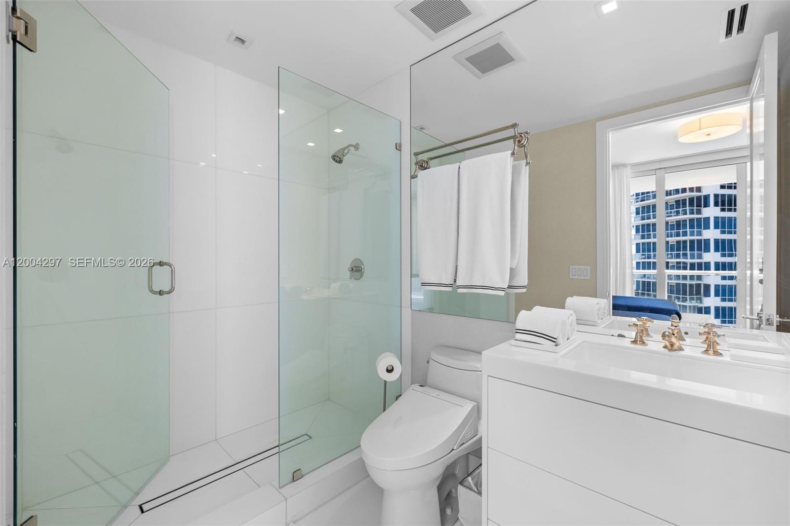 CONTINUUM ON SOUTH BEACH - Residential Lease