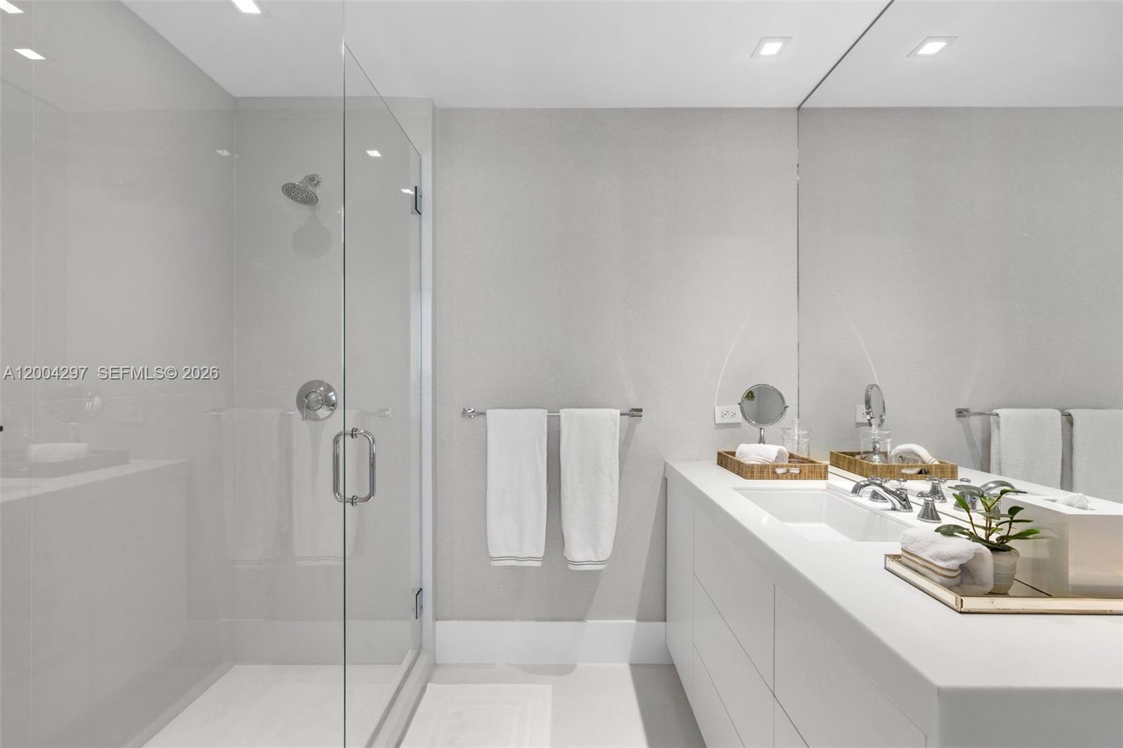 CONTINUUM ON SOUTH BEACH - Residential Lease