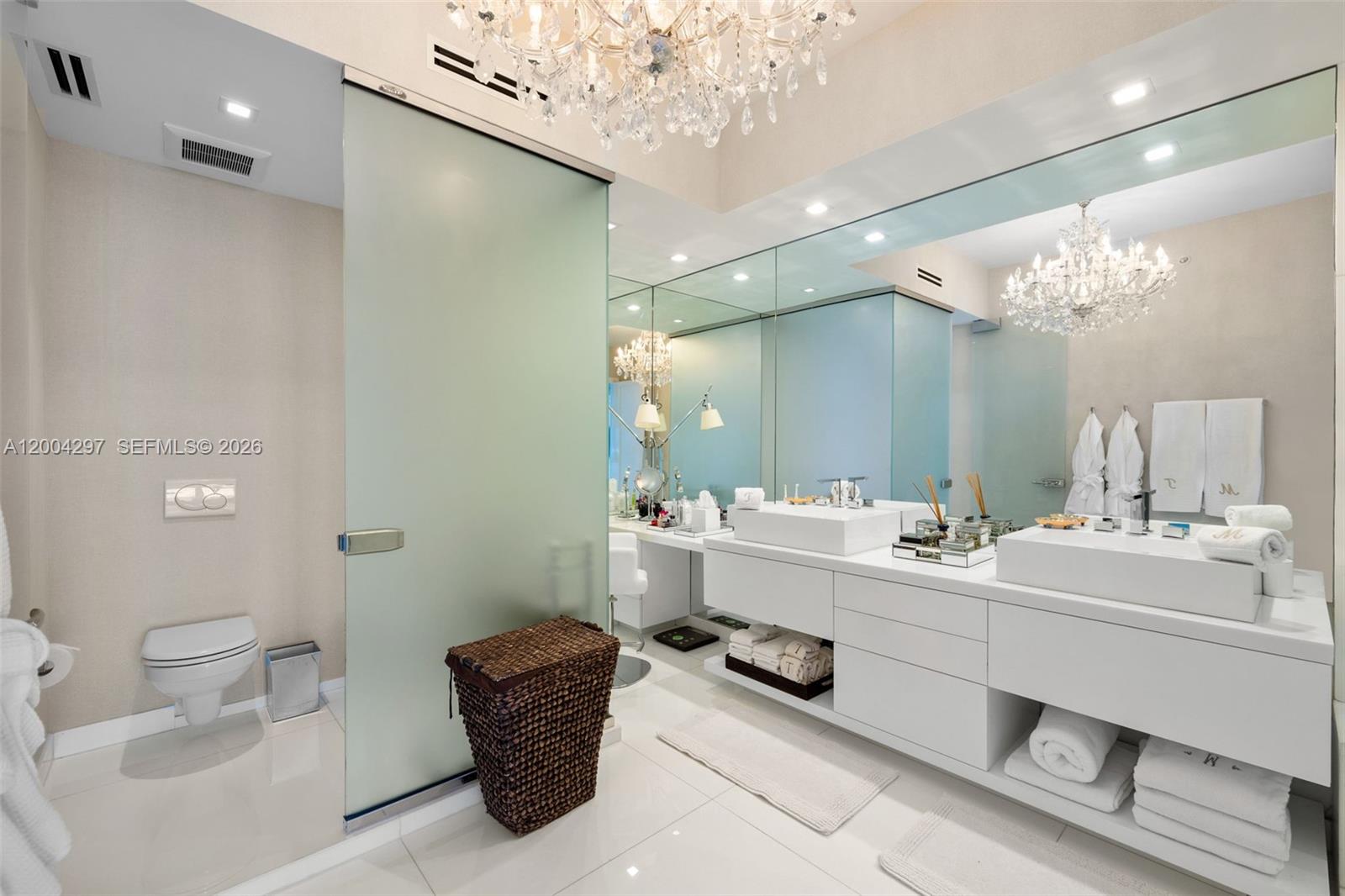 CONTINUUM ON SOUTH BEACH - Residential Lease